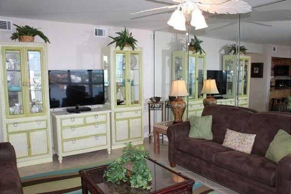 [Image: Brand New Sea Spray Riverside 2BR 2BA- Amazing 9th Floor Views!]