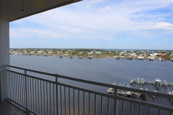 [Image: Brand New Sea Spray Riverside 2BR 2BA- Amazing 9th Floor Views!]