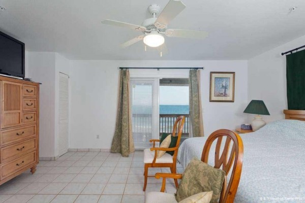 [Image: Miracle Eight - 8 Bedrooms, Sleeps 26, Beach Front]