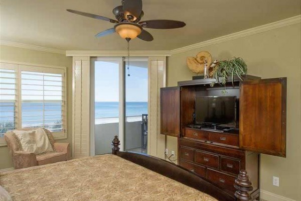 [Image: Brand New Seaspray East 2BR 2BA!]