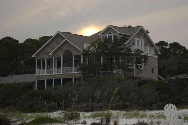 [Image: Stunning Beachfront 5 Bedroom Home! Breathtaking Views!]