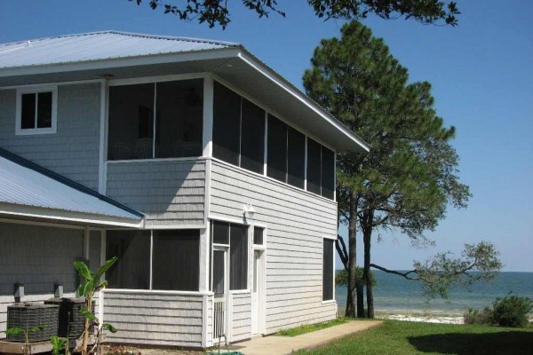 [Image: Comfortable Beachfront Home]