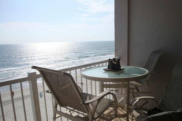 [Image: Watch the Sun Rise in This Beautiful Oceanfront Condo!]
