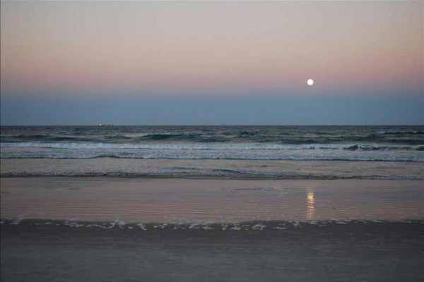 [Image: Relaxing Oceanfront Condo on the No-Cars Ponce Inlet Beach Oasis]