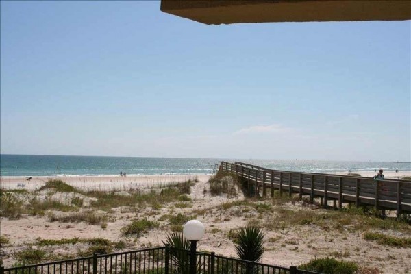 [Image: Breathtaking View from This Peaceful Private Oceanfront Condo]