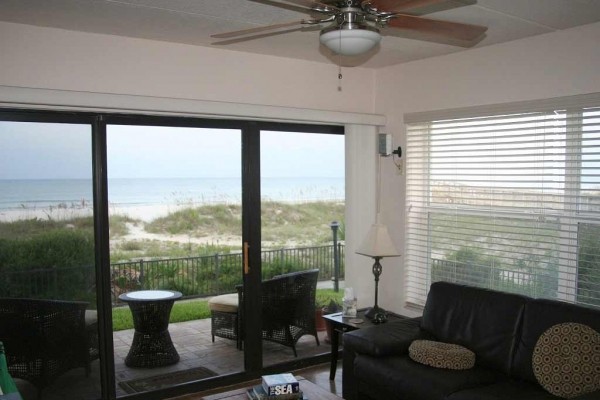 [Image: Breathtaking View from This Peaceful Private Oceanfront Condo]