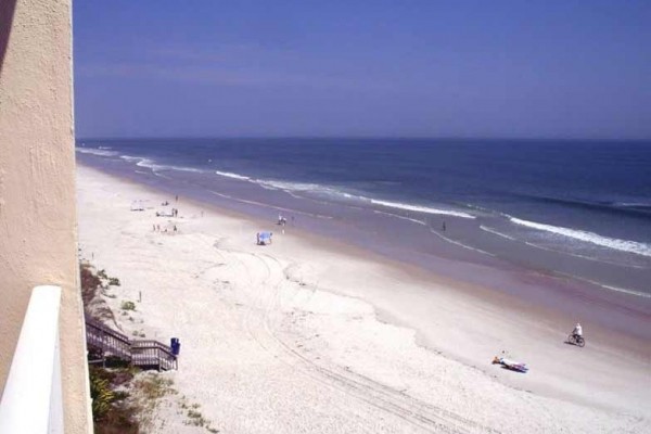 [Image: Beachfront Condo-Beautiful Beach]