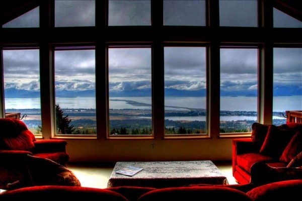 [Image: Stunning Panoramic View (Upper/Lower/Whole House Available)]