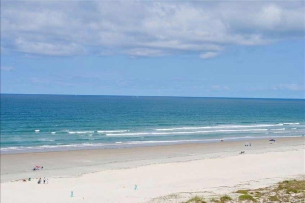 [Image: Beautiful 2BR/2BA Towers Penthouse - Stunning Beachfront Views on No-Drive Beach]