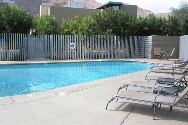 [Image: Contemporary -Walking Distance to Downtown Palm Springs]