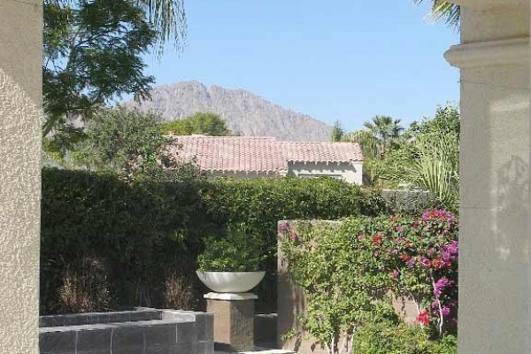 [Image: Luxury Home with Private Pool, Spectacular Mountian Views in Gated Community.]