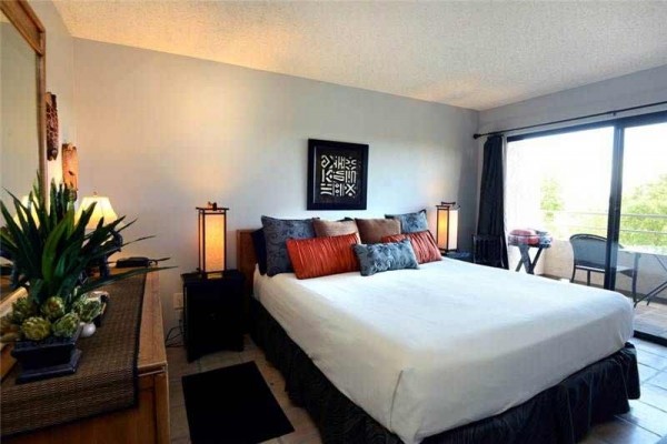 [Image: Biarritz Modern Dream: 1 BR / 1 BA Condo in Palm Springs, Sleeps 4]