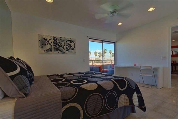 [Image: Palm Springs Vacation Rentals Downtown Condo - Walk to Everything!]