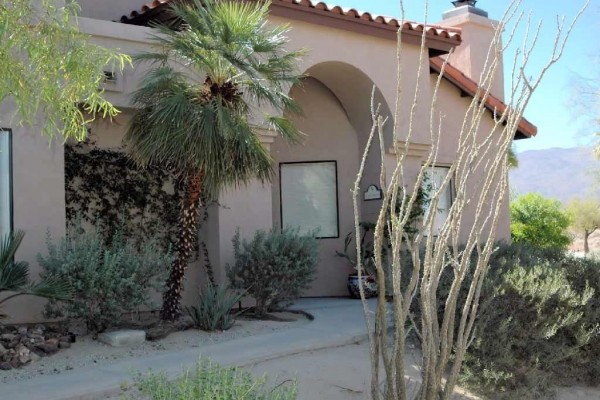 [Image: Labor Day Avail - Breathtaking 2BR Condo - Overlooks the Desert &amp; Mountains! Perfect for Nature-Lovers]
