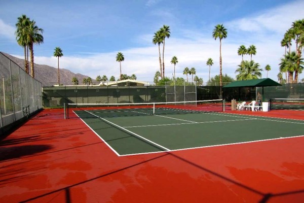 [Image: Vintage Vibe Vacation-3BR Midcentury Condo! Golf! Tennis! Pool! Mountain Views!]