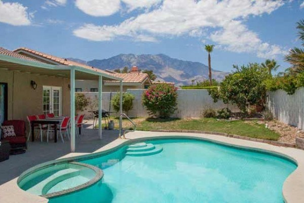 [Image: Palm Springs Getaway! 4bdrm Heated Pool &amp; Spa]