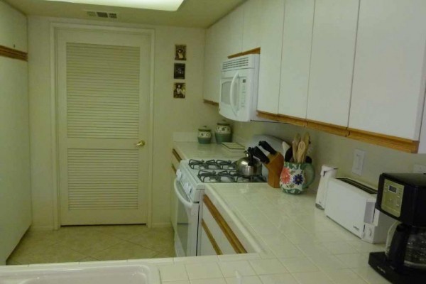 [Image: Immaculate 2 Bedroom in Gated Complex. Ground Level with its Own Laundry Roo]