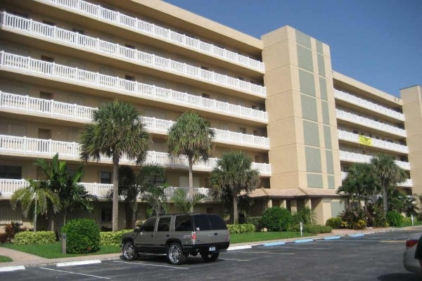 [Image: Beautiful Oceanfront Condo]