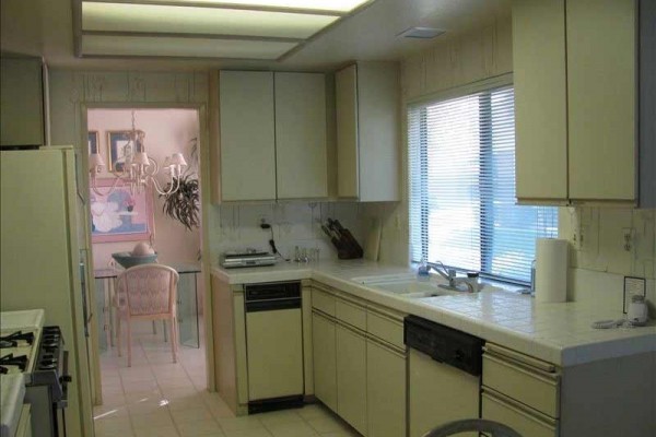 [Image: Light, Bright Palm Springs Area Condo (Adjacent to Pool 2 BR)]