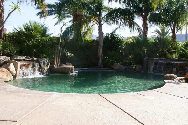 [Image: Spa Like Setting Surrounded by Mountains with Private Pool and Spa]