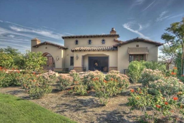 [Image: Luxury Desert Bungalow]