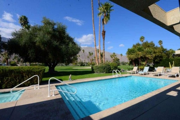 [Image: Huge 5 Bdrm Family Home. Indian Canyon Golf Course in Wind-Free South Ps. Perfect Group Getaway]