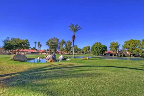 [Image: 2 Bedroom Home with Private Pool on the Golf Course]