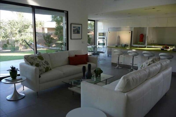 [Image: Indian Wells, Ca - Luxury 3 Bedroom Home - Fully Renovated]