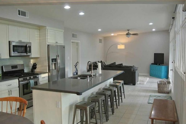 [Image: Indian Wells - Newly Remodeled 3 Bedroom Home]