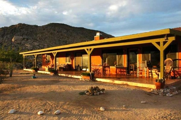 [Image: Pipes Canyon Lodge - Fall in the Desert? Labor Day Discounts! Bouldering, Hikes]