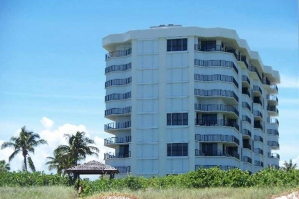 [Image: Gorgeous Beach Front Condo - Steps to the Sand]