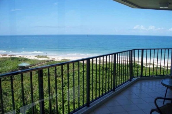 [Image: Gorgeous Beach Front Condo - Steps to the Sand]