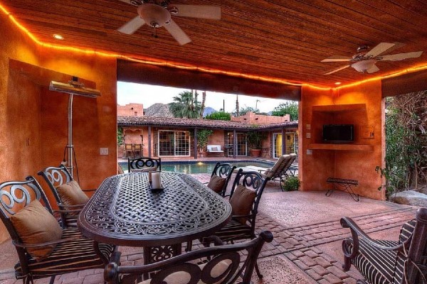 [Image: Spanish Style Home: Saltwater Pool, Hot Tub, Cabana, Sprawling Manicured Gardens]