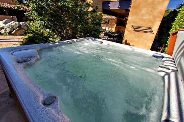 [Image: Spanish Style Home: Saltwater Pool, Hot Tub, Cabana, Sprawling Manicured Gardens]