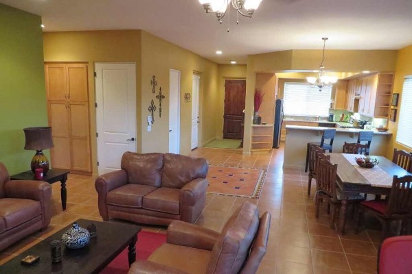 [Image: Spacious 3 Bdr. 2 Bth. Pool &amp; Spa Beauty Located at the Foot of the Mountains.]