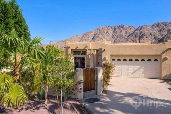 [Image: Top of La Quinta Cove Santa Fe Home 3 Bd/2BA with Pool and Patio F/P]