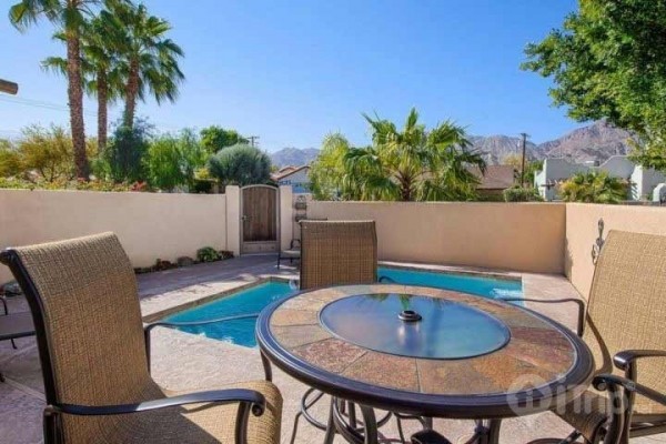 [Image: Top of La Quinta Cove Santa Fe Home 3 Bd/2BA with Pool and Patio F/P]