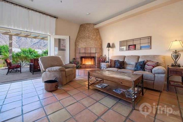 [Image: Top of La Quinta Cove Santa Fe Home 3 Bd/2BA with Pool and Patio F/P]