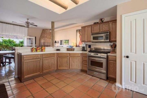 [Image: Top of La Quinta Cove Santa Fe Home 3 Bd/2BA with Pool and Patio F/P]