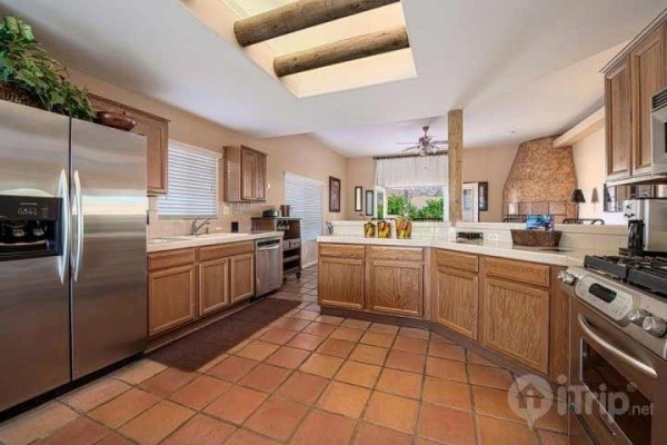 [Image: Top of La Quinta Cove Santa Fe Home 3 Bd/2BA with Pool and Patio F/P]