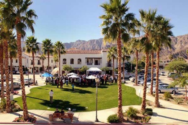 [Image: Close to Stagecoach - Mid-Century - La Quinta Cove - Mountain Views]