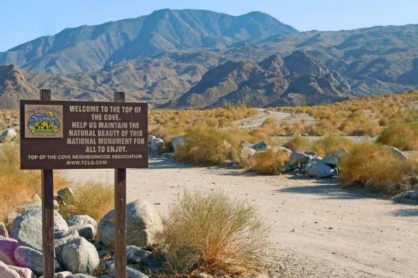 [Image: Close to Stagecoach - Mid-Century - La Quinta Cove - Mountain Views]