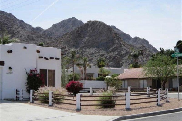 [Image: Coachella,Stagecoach, Tennis Gardens! Santa Fe Style Pool Home]