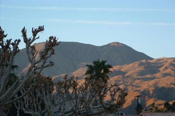 [Image: Beautiful La Quinta Casa Del Sol]