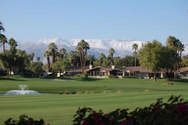 [Image: Spectacular Mountain-Lakes-Golf Course Vus. Lakes Country Club]