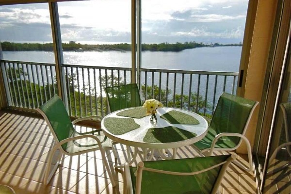 [Image: Bayview! Top Floor Privacy &amp; Spectacular Views]