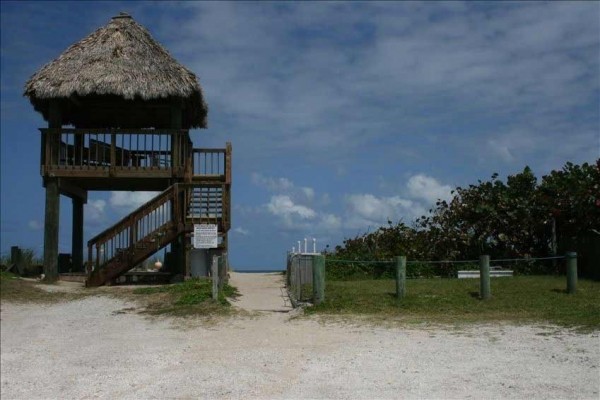 [Image: Pets Welcome, $750/wk, Across from Beach]