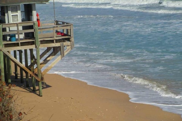 [Image: 875 Per Week...Steps from Beach!]