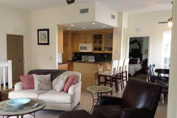 [Image: Elegant 1450sf Condo at the Beach with Country Club Amenities]