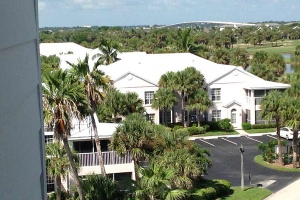 [Image: Elegant 1450sf Condo at the Beach with Country Club Amenities]